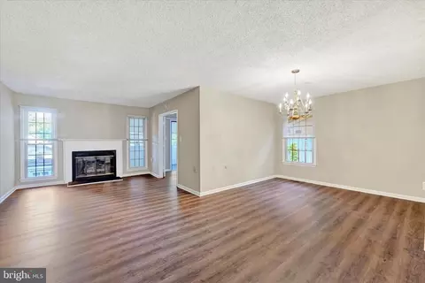 Living - 1012 Mastline Dr, Annapolis, MD 21401 photo 2 of 5