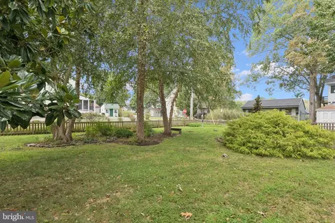 Exterior - 968 Chesapeake Ave, Deale, MD 20751 photo 9 of 11