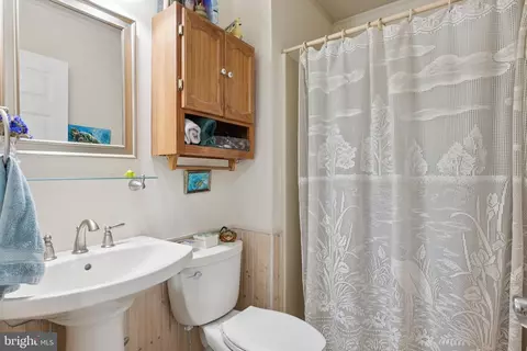 Bath - 968 Chesapeake Ave, Deale, MD 20751 photo 1 of 4