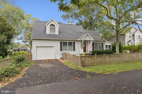 968 Chesapeake Ave, Deale, MD 20751