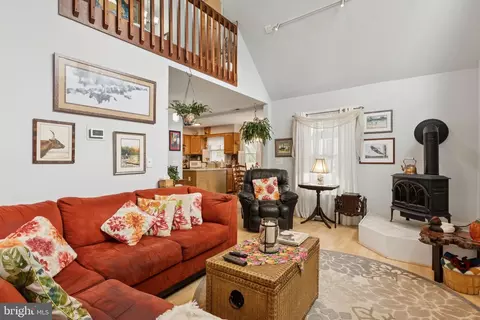 Living - 968 Chesapeake Ave, Deale, MD 20751 photo 1 of 1