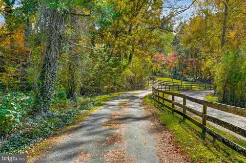 385 Mill Swamp Rd, Edgewater, MD 21037