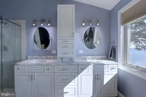 Bath - 8171 Bayside Dr, Pasadena, MD 21122 photo 3 of 6