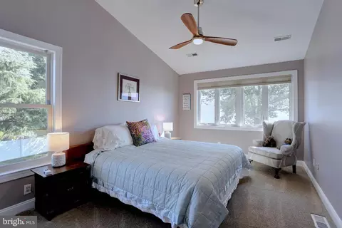Bedroom - 8171 Bayside Dr, Pasadena, MD 21122 photo 5 of 6