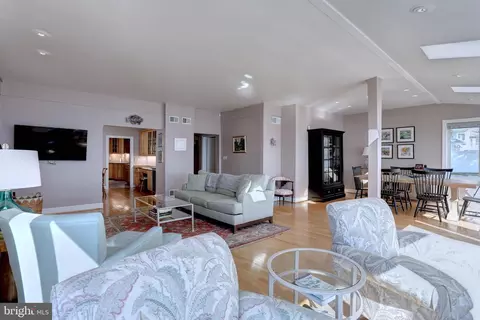 Living - 8171 Bayside Dr, Pasadena, MD 21122 photo 2 of 3