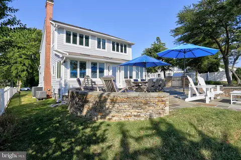 Exterior - 8171 Bayside Dr, Pasadena, MD 21122 photo 9 of 15