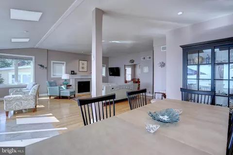 Dining - 8171 Bayside Dr, Pasadena, MD 21122 photo 3 of 3