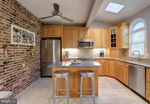 Kitchen - 8171 Bayside Dr, Pasadena, MD 21122 photo 1 of 4