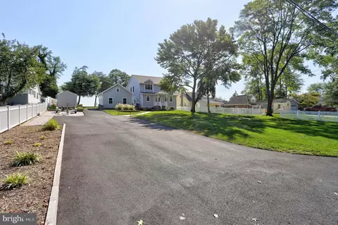 Exterior - 8171 Bayside Dr, Pasadena, MD 21122 photo 7 of 15