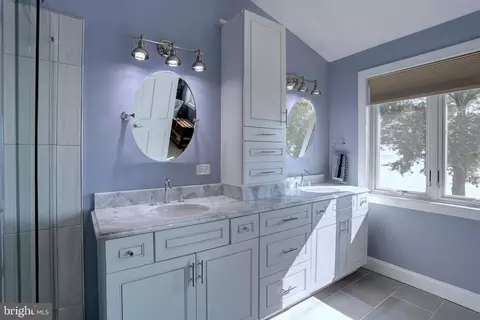 Bath - 8171 Bayside Dr, Pasadena, MD 21122 photo 4 of 6
