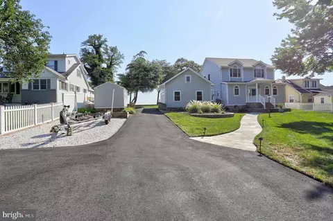 Exterior - 8171 Bayside Dr, Pasadena, MD 21122 photo 6 of 15