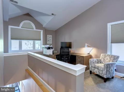 Entry Way - 8171 Bayside Dr, Pasadena, MD 21122 photo 3 of 3