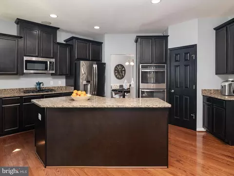 Kitchen - 2425 Macallister Ln, Gambrills, MD 21054 photo 4 of 5