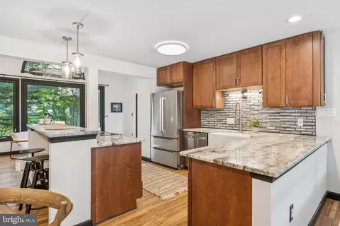 910 Langdon Ct, Annapolis, MD 21403 photo 8