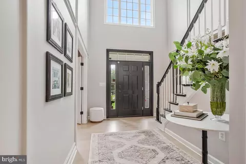 Entry Way - 23 Hunting Ct, Edgewater, MD 21037 photo 2 of 8