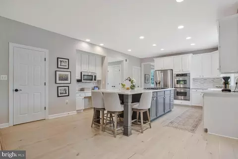 Kitchen - 23 Hunting Ct, Edgewater, MD 21037 photo 2 of 4