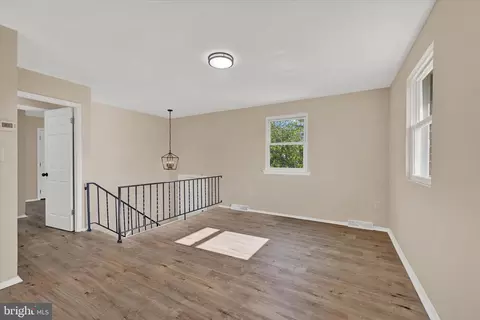 8577 Main Ave, Pasadena, MD 21122 photo 4