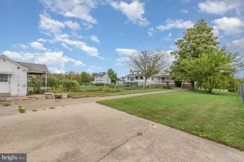 Exterior - 7862 Bodkin View Dr, Pasadena, MD 21122 photo 7 of 8