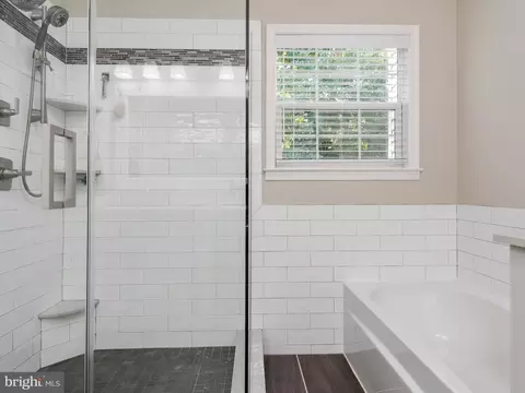Bath - 310 Pintail Ln, Annapolis, MD 21409 photo 3 of 4