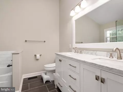 Bath - 310 Pintail Ln, Annapolis, MD 21409 photo 2 of 4