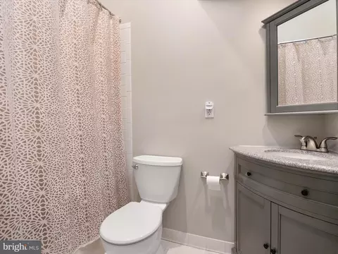 Bath - 310 Pintail Ln, Annapolis, MD 21409 photo 1 of 4