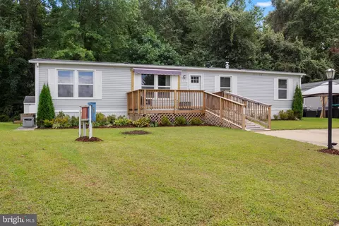 460 Sarah Anne Dr, Lothian, MD 20711