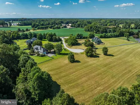 9 Solitude Ct, Lothian, MD 20711 photo 3