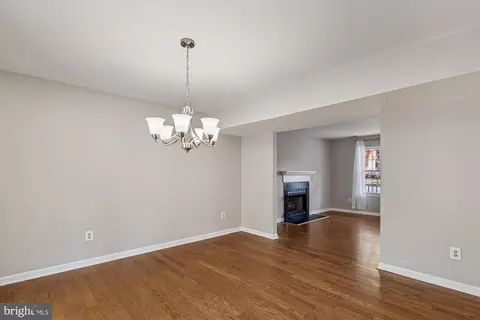 Living - 3344 Oak Dr, Edgewater, MD 21037 photo 4 of 4