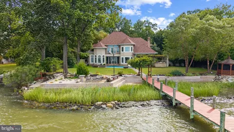 4819 Avery Rd, Shady Side, MD 20764