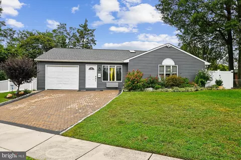 1125 Crawford Dr, Glen Burnie, MD 21061