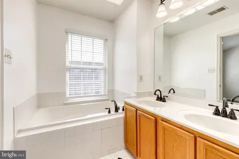Bath - 4008 Apple Jack Ct, Pasadena, MD 21122 photo 2 of 4