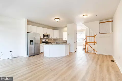 Living - 4008 Apple Jack Ct, Pasadena, MD 21122 photo 7 of 8