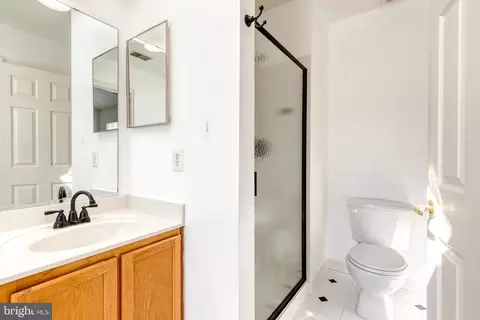 Bath - 4008 Apple Jack Ct, Pasadena, MD 21122 photo 3 of 4