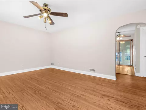 211 Arundel Rd, Pasadena, MD 21122 photo 8