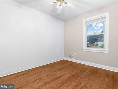 211 Arundel Rd, Pasadena, MD 21122 photo 5
