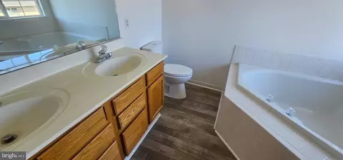 Entry Way - 8725 Silent Ct, Odenton, MD 21113 photo 13 of 16