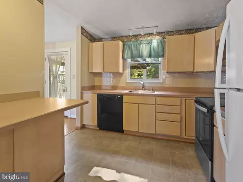 7684 Tuckerman Dr, Hanover, MD 21076 photo 10