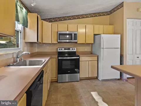 7684 Tuckerman Dr, Hanover, MD 21076 photo 11