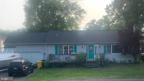 4900 Thomas Dr, Shady Side, MD 20764 photo 1