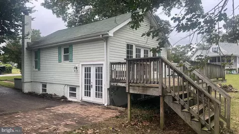 1704 Twickenham Rd, Pasadena, MD 21122 photo 4