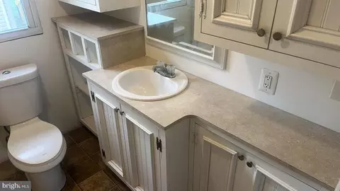 1704 Twickenham Rd, Pasadena, MD 21122 photo 11