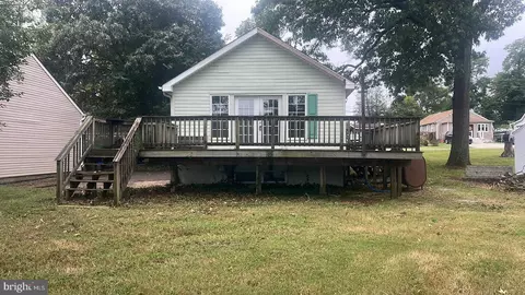 1704 Twickenham Rd, Pasadena, MD 21122 photo 5