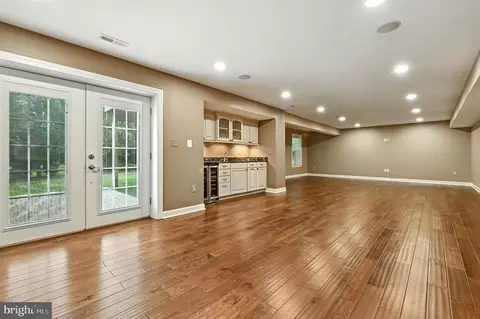 Living - 1901 Eamons Way, Annapolis, MD 21401 photo 5 of 10