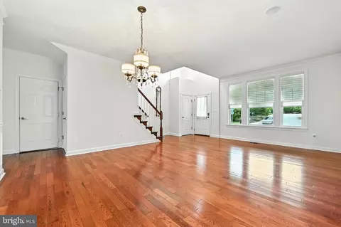 Living - 1901 Eamons Way, Annapolis, MD 21401 photo 9 of 10