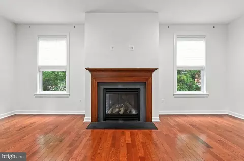 Living - 1901 Eamons Way, Annapolis, MD 21401 photo 7 of 10
