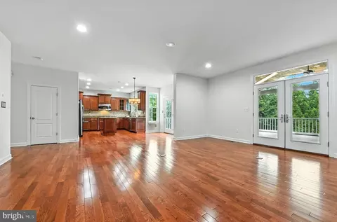 Living - 1901 Eamons Way, Annapolis, MD 21401 photo 6 of 10