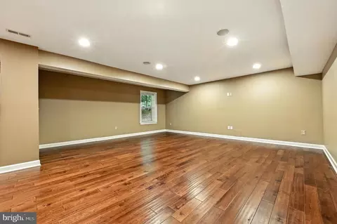 Living - 1901 Eamons Way, Annapolis, MD 21401 photo 8 of 10