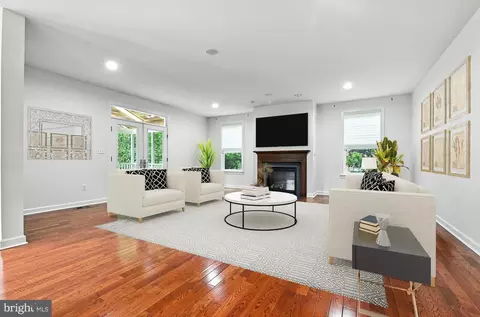 Living - 1901 Eamons Way, Annapolis, MD 21401 photo 1 of 10