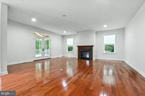 Living - 1901 Eamons Way, Annapolis, MD 21401 photo 3 of 10