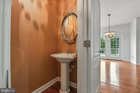 Entry Way - 1901 Eamons Way, Annapolis, MD 21401 photo 6 of 7